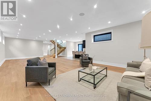 250 Jones Street, Oakville, ON - Indoor Photo Showing Living Room