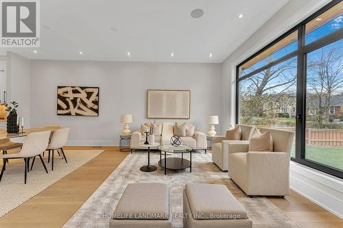 250 Jones Street, Oakville, ON - Indoor Photo Showing Living Room