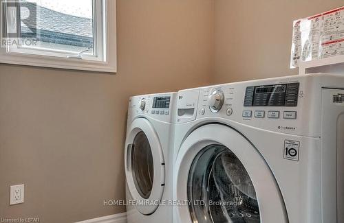 60 Yvonne Crescent, London, ON - Indoor Photo Showing Laundry Room