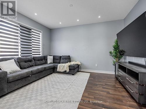 61 Baby Pointe Trail, Brampton, ON - Indoor Photo Showing Living Room