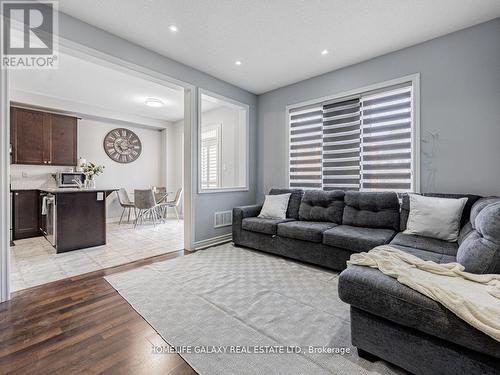 61 Baby Pointe Trail, Brampton, ON - Indoor Photo Showing Living Room