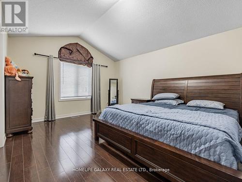 61 Baby Pointe Trail, Brampton, ON - Indoor Photo Showing Bedroom