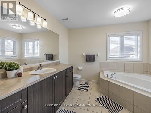 61 Baby Pointe Trail, Brampton, ON - Indoor Photo Showing Bathroom