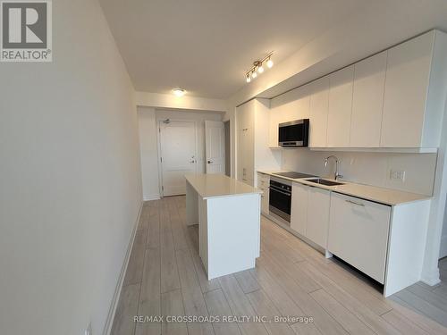 2102 - 30 Elm Drive, Mississauga, ON - Indoor Photo Showing Kitchen