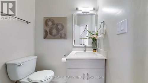 592 Highglen Avenue, Markham, ON - Indoor Photo Showing Bathroom