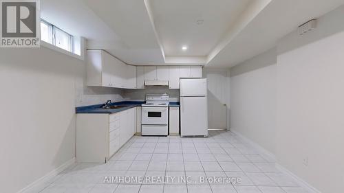 592 Highglen Avenue, Markham, ON - Indoor Photo Showing Kitchen