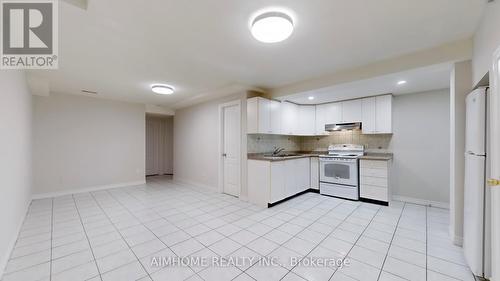 592 Highglen Avenue, Markham, ON - Indoor Photo Showing Kitchen