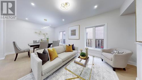 592 Highglen Avenue, Markham, ON - Indoor Photo Showing Living Room