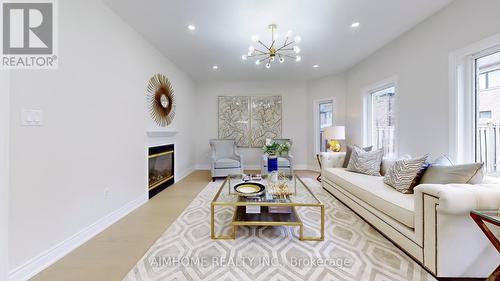 592 Highglen Avenue, Markham, ON - Indoor Photo Showing Living Room With Fireplace