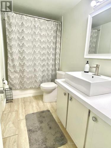 1458 Fieldlight Boulevard, Pickering, ON - Indoor Photo Showing Bathroom