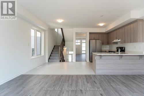 723 Heathrow Path, Oshawa, ON - Indoor Photo Showing Kitchen