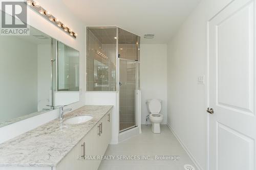 723 Heathrow Path, Oshawa, ON - Indoor Photo Showing Bathroom