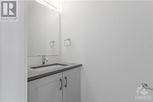 67 Maize Street, Stittsville, ON - Indoor Photo Showing Bathroom