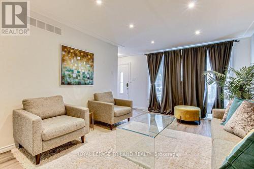 173 Fergus Avenue E, Kitchener, ON - Indoor Photo Showing Living Room