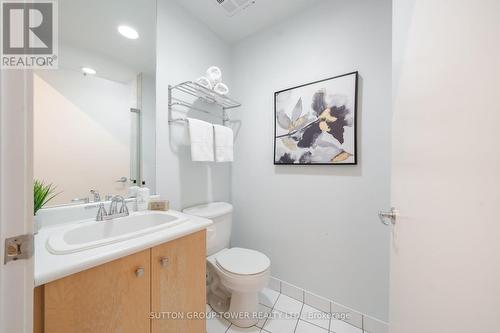 418 - 700 King Street W, Toronto, ON - Indoor Photo Showing Bathroom