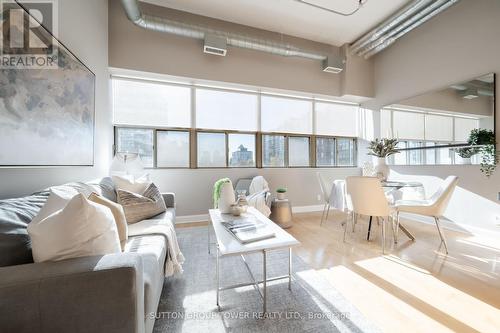 418 - 700 King Street W, Toronto, ON - Indoor