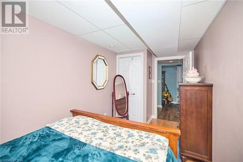 104 Carriage Road, St. Catharines, ON - Indoor Photo Showing Bedroom