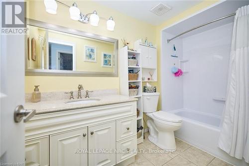 104 Carriage Road, St. Catharines, ON - Indoor Photo Showing Bathroom