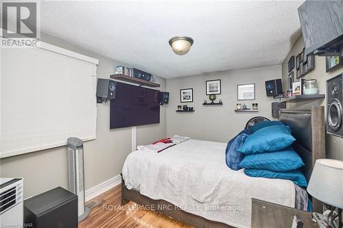 104 Carriage Road, St. Catharines, ON - Indoor Photo Showing Bedroom