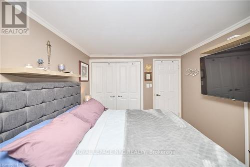 104 Carriage Road, St. Catharines, ON - Indoor Photo Showing Bedroom