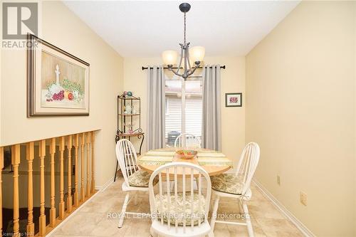 7395 Alex Avenue, Niagara Falls, ON - Indoor Photo Showing Dining Room