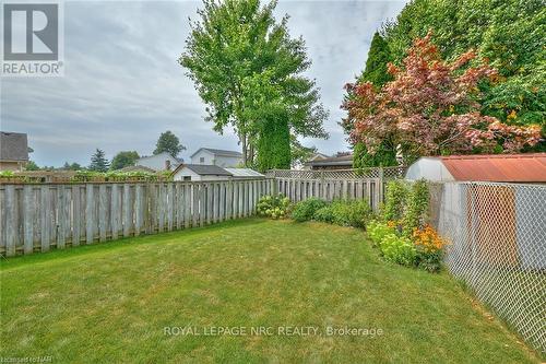 7395 Alex Avenue, Niagara Falls, ON - Outdoor With Backyard