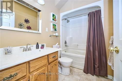 7395 Alex Avenue, Niagara Falls, ON - Indoor Photo Showing Bathroom