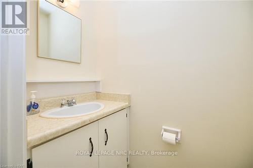 23 - 75 Ventura Drive, St. Catharines, ON - Indoor Photo Showing Bathroom