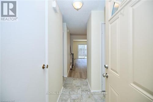 23 - 75 Ventura Drive, St. Catharines, ON - Indoor Photo Showing Other Room