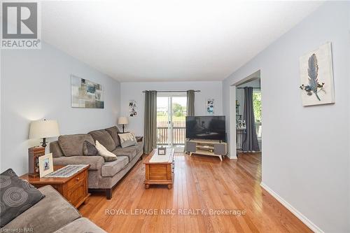 38 Culligan Crescent, Thorold, ON - Indoor Photo Showing Living Room