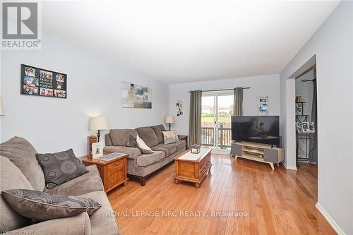 38 Culligan Crescent, Thorold, ON - Indoor Photo Showing Living Room