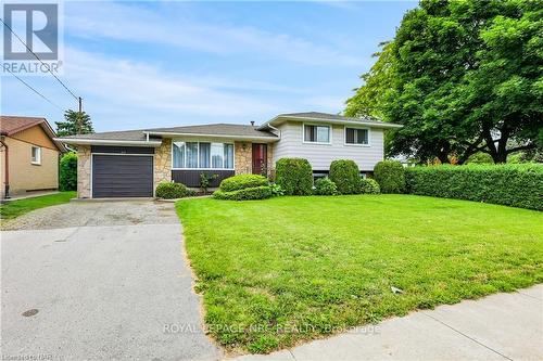 4934 Drake Avenue, Lincoln, ON - Outdoor With Facade