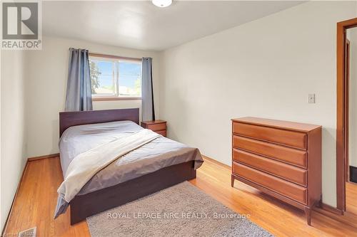 4934 Drake Avenue, Lincoln, ON - Indoor Photo Showing Bedroom