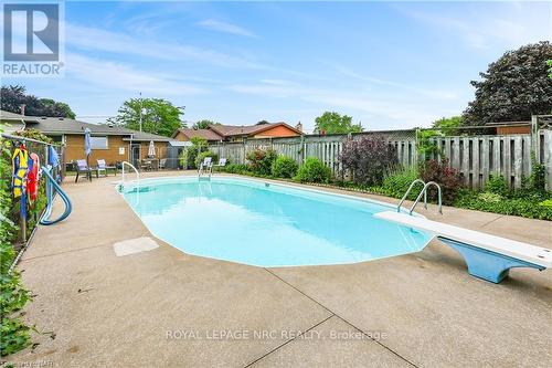 4934 Drake Avenue, Lincoln, ON - Outdoor With In Ground Pool With Backyard