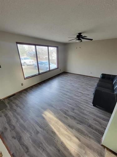 244 2Nd Street Se, Minnedosa, MB - Indoor Photo Showing Other Room