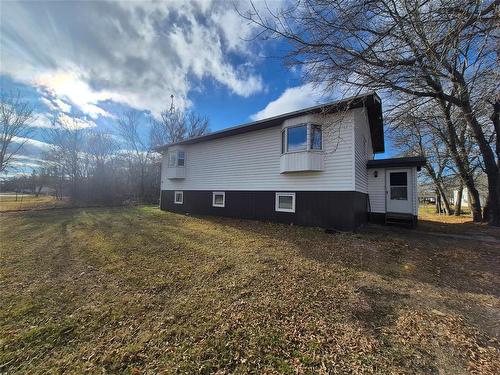 54 Lokier Street N, Glenella, MB - Outdoor