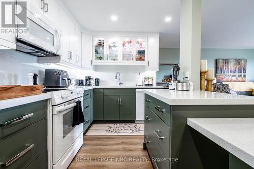 504 - 264 Grantham Avenue, St. Catharines, ON - Indoor Photo Showing Kitchen