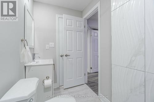 17 Rattlesnake Road, Brampton, ON - Indoor Photo Showing Bathroom