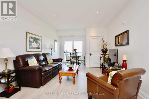 604 - 300 Essa Road, Barrie, ON - Indoor Photo Showing Living Room