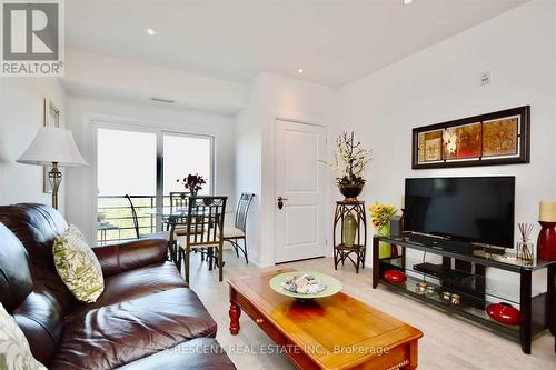 604 - 300 Essa Road, Barrie, ON - Indoor Photo Showing Living Room