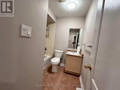 Main - 2 Sir Jacobs Crescent, Brampton, ON - Indoor Photo Showing Bathroom