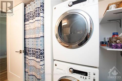 1002 - 138 Somerset Street W, Ottawa, ON - Indoor Photo Showing Laundry Room