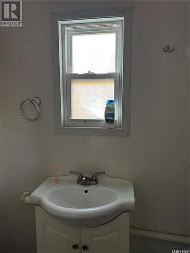 2247 Rae Street, Regina, SK - Indoor Photo Showing Bathroom