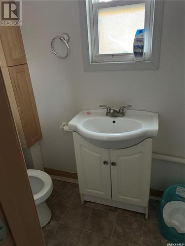 2247 Rae Street, Regina, SK - Indoor Photo Showing Bathroom