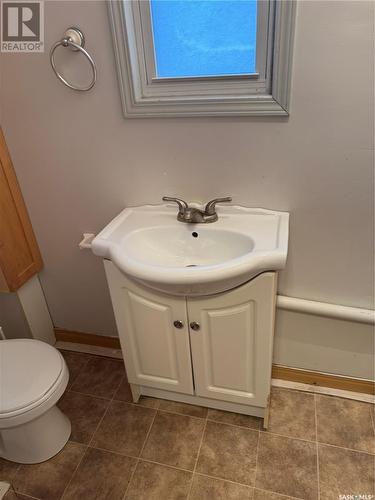 2247 Rae Street, Regina, SK - Indoor Photo Showing Bathroom