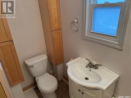 2247 Rae Street, Regina, SK - Indoor Photo Showing Bathroom