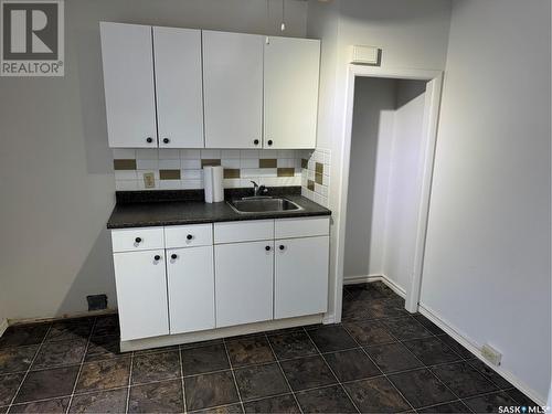 2247 Rae Street, Regina, SK - Indoor Photo Showing Kitchen