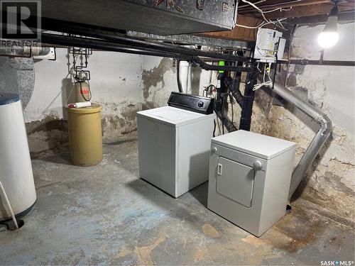 2247 Rae Street, Regina, SK - Indoor Photo Showing Laundry Room