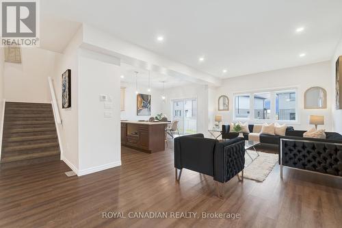 3600 Earlston Crossing E, London, ON - Indoor Photo Showing Living Room