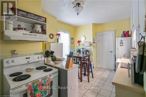 70 Mill Street, Welland, ON - Indoor Photo Showing Kitchen